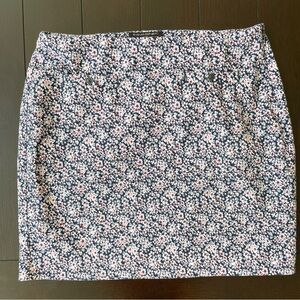 Banana Republic Navy Floral Pencil Skirt - Navy with White & Red Print